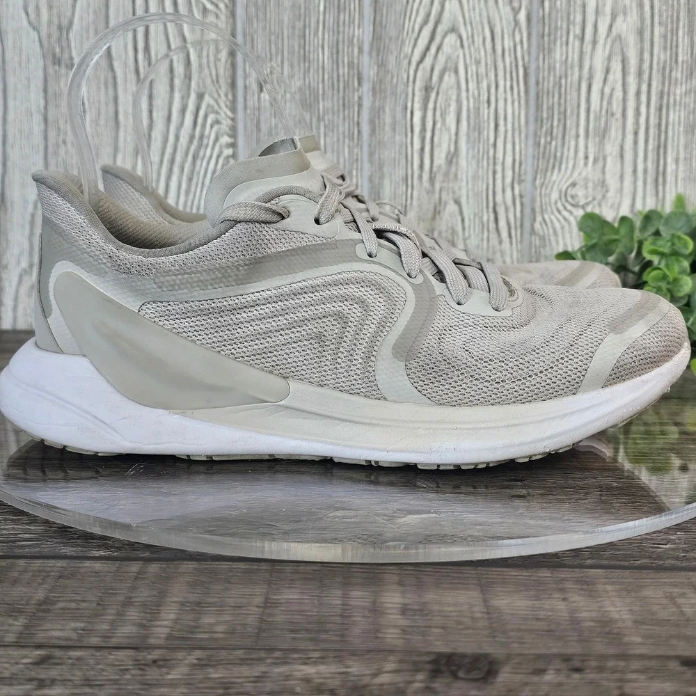 Lululemon‎ Blissfeel Run 2 Running Shoes Sneakers Silverstone White Size 7.5 US